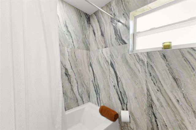 1000 VARONA STREET, Belleair, FL 33756