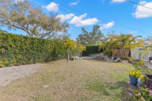 1000 VARONA STREET, Belleair, FL 33756