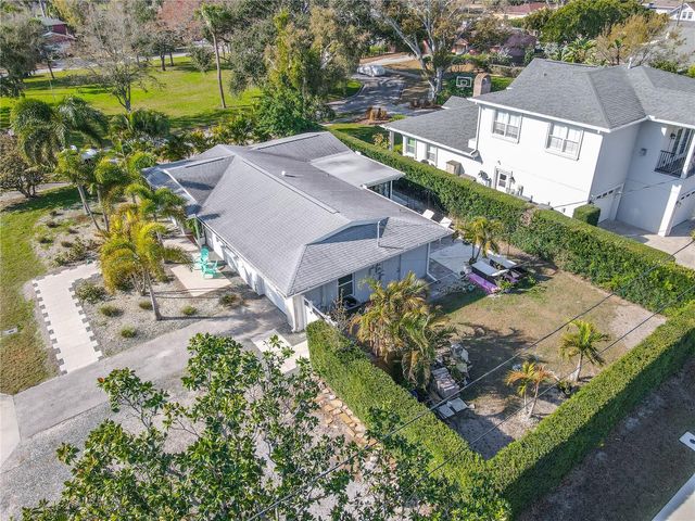 1000 VARONA STREET, Belleair, FL 33756