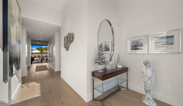 6962 E CACTUS WREN Road, Paradise Valley, AZ 85253