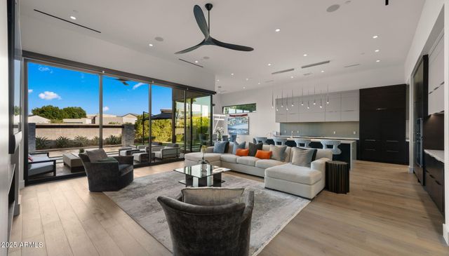 6962 E CACTUS WREN Road, Paradise Valley, AZ 85253