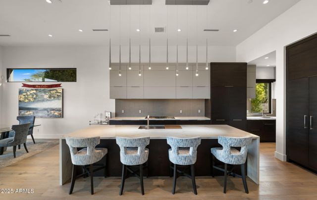 6962 E CACTUS WREN Road, Paradise Valley, AZ 85253