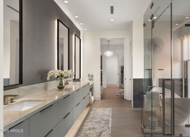 6962 E CACTUS WREN Road, Paradise Valley, AZ 85253