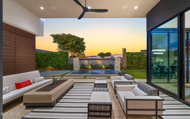 6962 E CACTUS WREN Road, Paradise Valley, AZ 85253