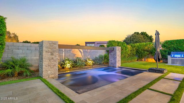 6962 E CACTUS WREN Road, Paradise Valley, AZ 85253