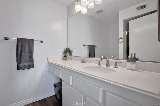 18121 Erik Court 314, Canyon Country, CA 91387