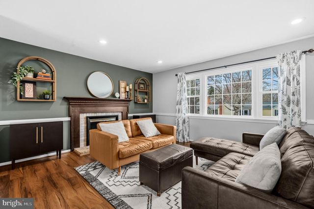 16040 FAIRWAY DR, Dumfries, VA 22025