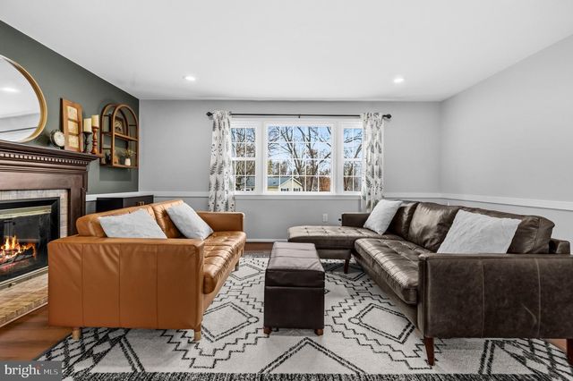 16040 FAIRWAY DR, Dumfries, VA 22025