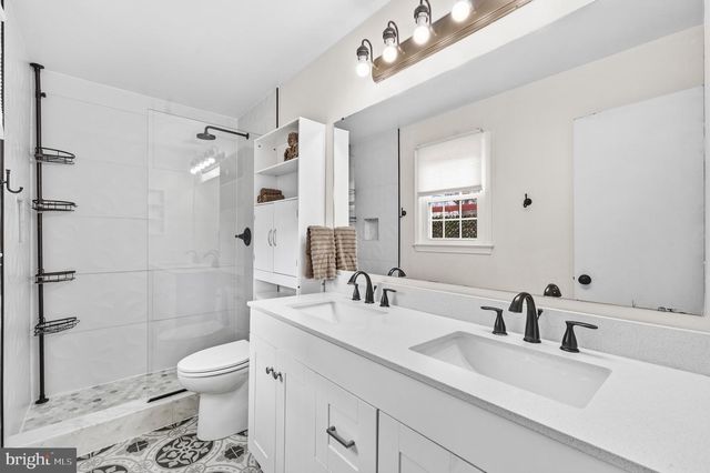 16040 FAIRWAY DR, Dumfries, VA 22025