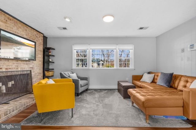 16040 FAIRWAY DR, Dumfries, VA 22025