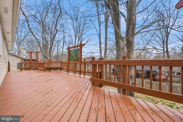 16040 FAIRWAY DR, Dumfries, VA 22025