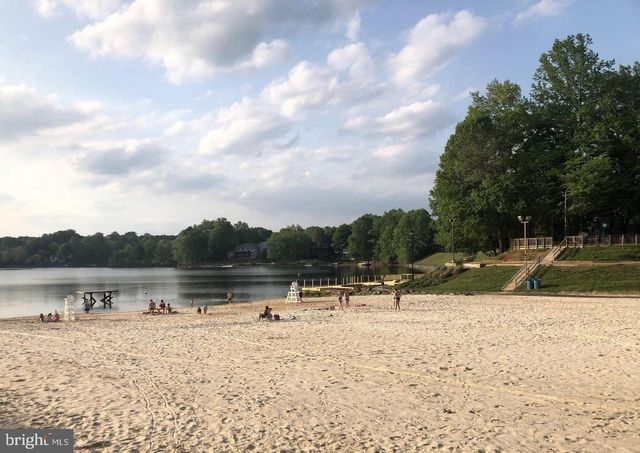 16040 FAIRWAY DR, Dumfries, VA 22025