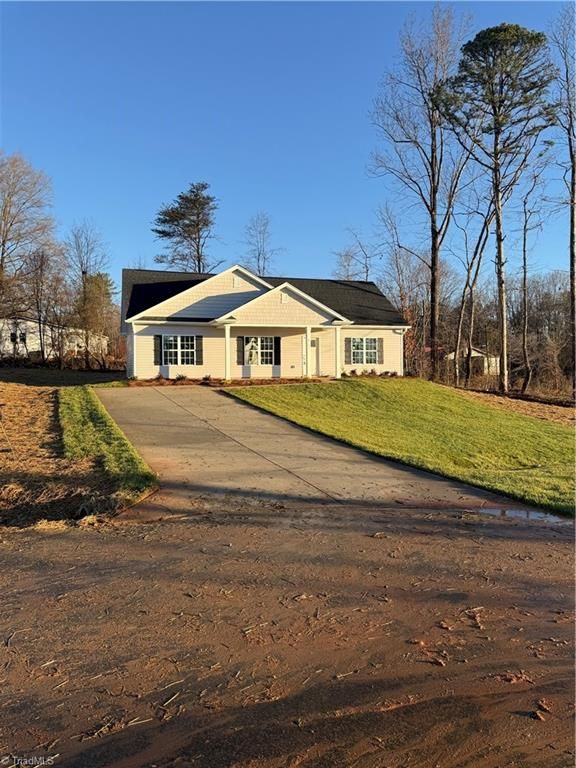 1015 Fairfield Drive, Yadkinville, NC 27055