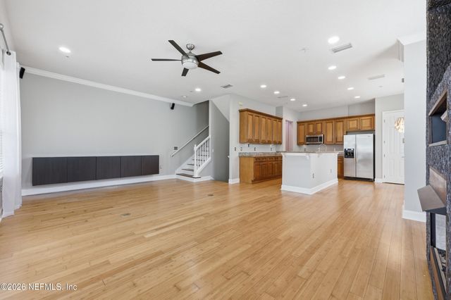 400 14TH Avenue N B, Jacksonville Beach, FL 32250