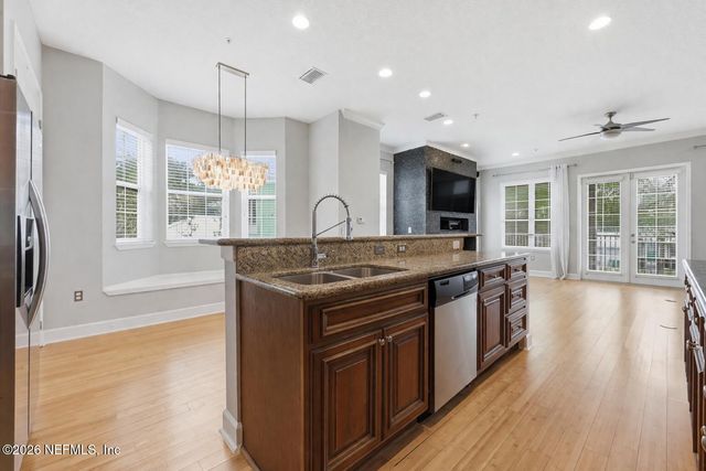 400 14TH Avenue N B, Jacksonville Beach, FL 32250