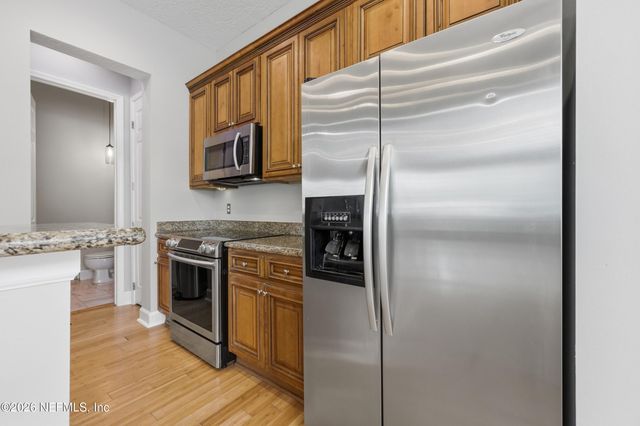 400 14TH Avenue N B, Jacksonville Beach, FL 32250