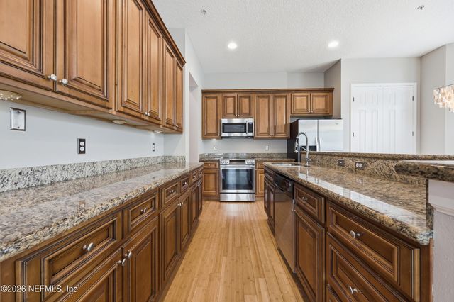 400 14TH Avenue N B, Jacksonville Beach, FL 32250