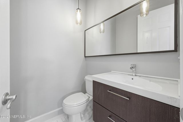 400 14TH Avenue N B, Jacksonville Beach, FL 32250