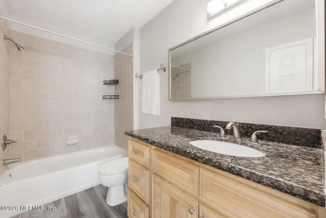 400 14TH Avenue N B, Jacksonville Beach, FL 32250