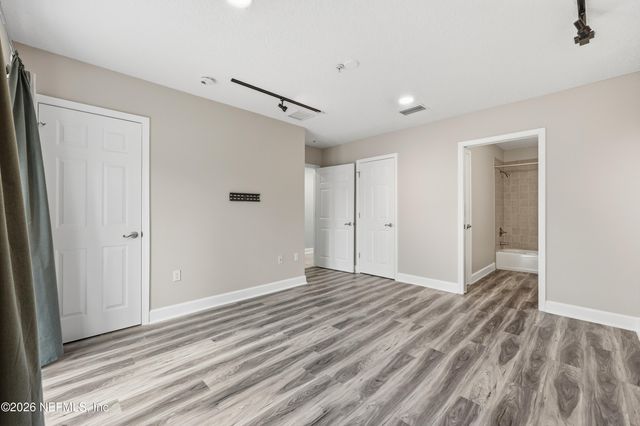 400 14TH Avenue N B, Jacksonville Beach, FL 32250