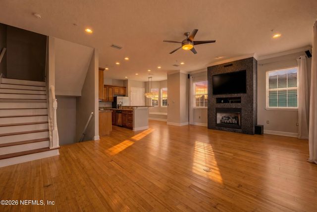 400 14TH Avenue N B, Jacksonville Beach, FL 32250