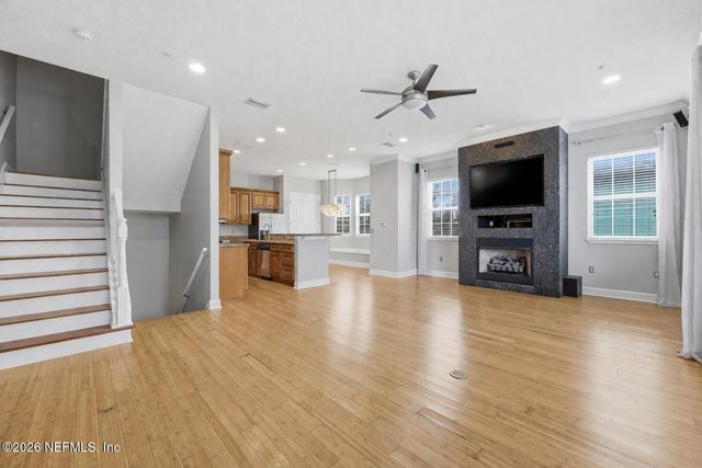 400 14TH Avenue N B, Jacksonville Beach, FL 32250