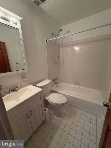 2753 RAYNER AVE, Baltimore, MD 21216