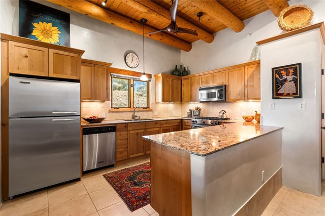 11 Pulitzer Trail E, Santa Fe, NM 87506