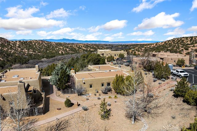 11 Pulitzer Trail E, Santa Fe, NM 87506