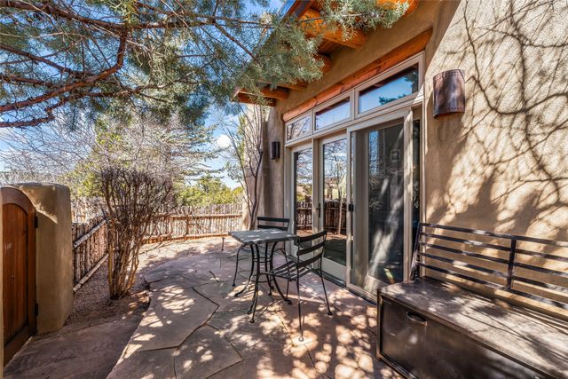 11 Pulitzer Trail E, Santa Fe, NM 87506