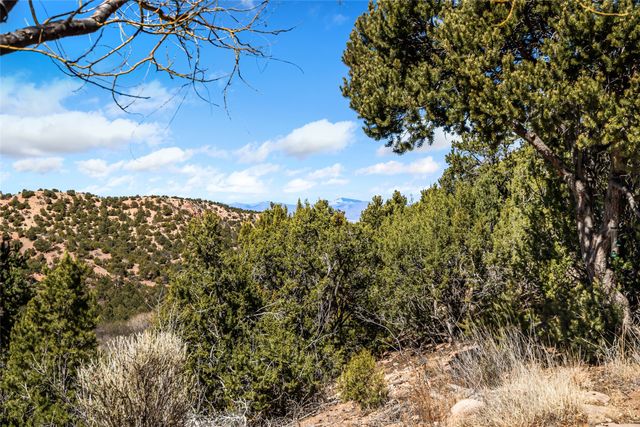 11 Pulitzer Trail E, Santa Fe, NM 87506