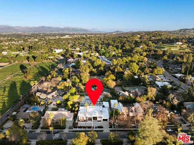 5200 Oakdale Avenue, Woodland Hills (los Angeles), CA 91364