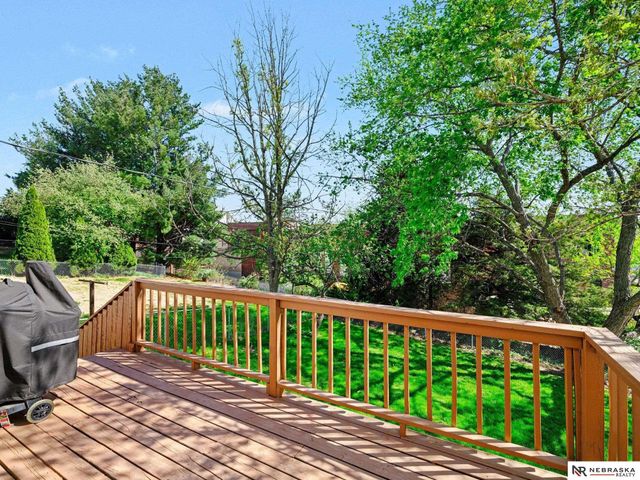 4827 Hickory Street, Omaha, NE 68106