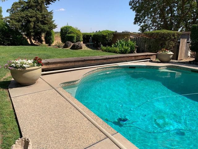 925 Townhill Rd, Oakdale, CA 95361