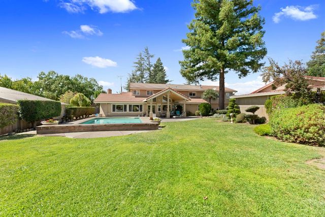 925 Townhill Rd, Oakdale, CA 95361