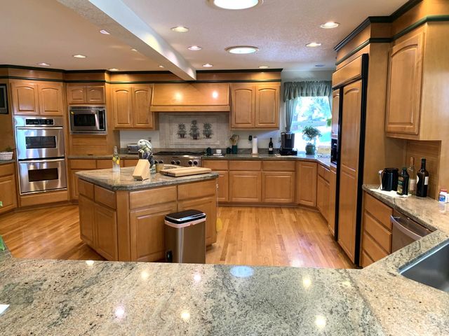 925 Townhill Rd, Oakdale, CA 95361