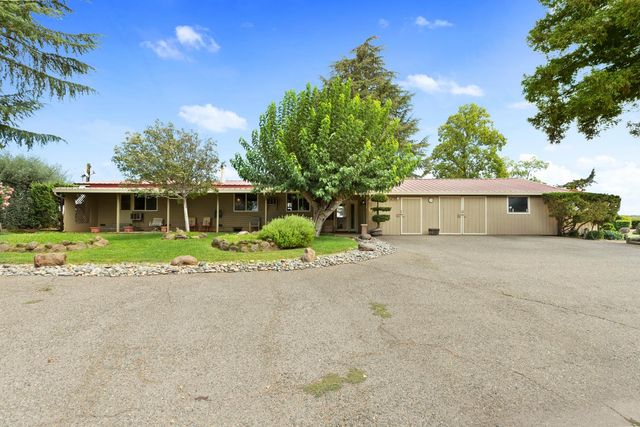 925 Townhill Rd, Oakdale, CA 95361
