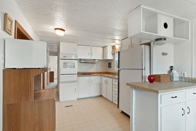 925 Townhill Rd, Oakdale, CA 95361