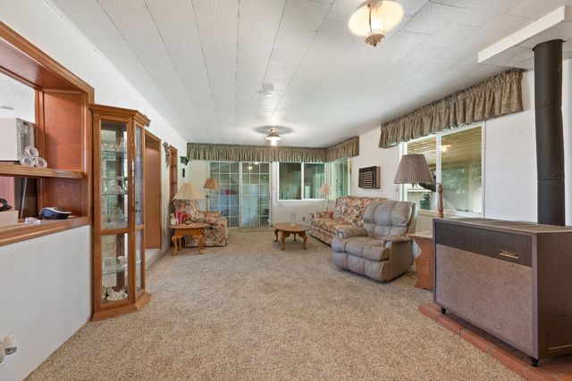 925 Townhill Rd, Oakdale, CA 95361