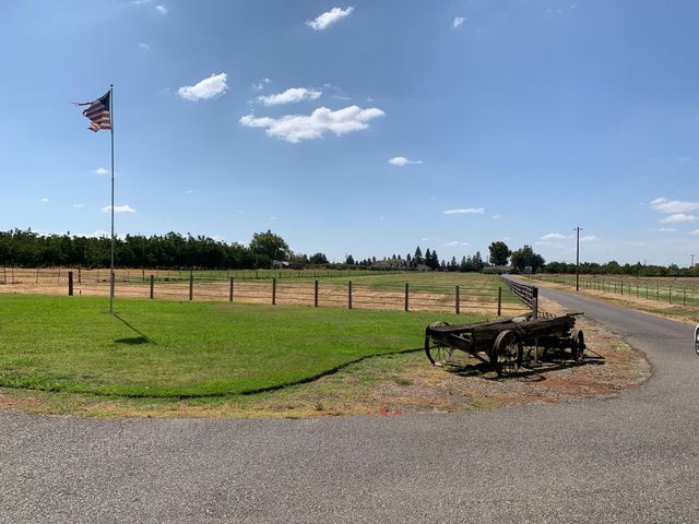 925 Townhill Rd, Oakdale, CA 95361