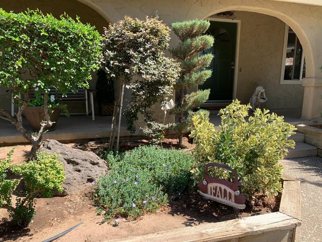 925 Townhill Rd, Oakdale, CA 95361