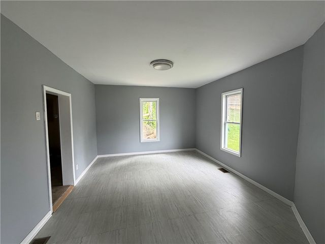 549 Thompson, Donora, PA 15033