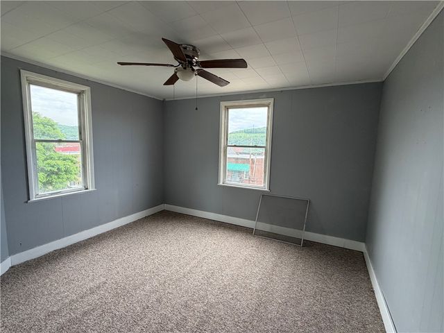 549 Thompson, Donora, PA 15033