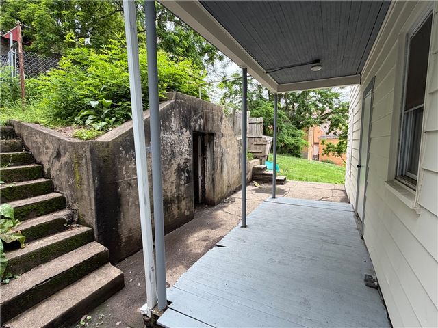 549 Thompson, Donora, PA 15033
