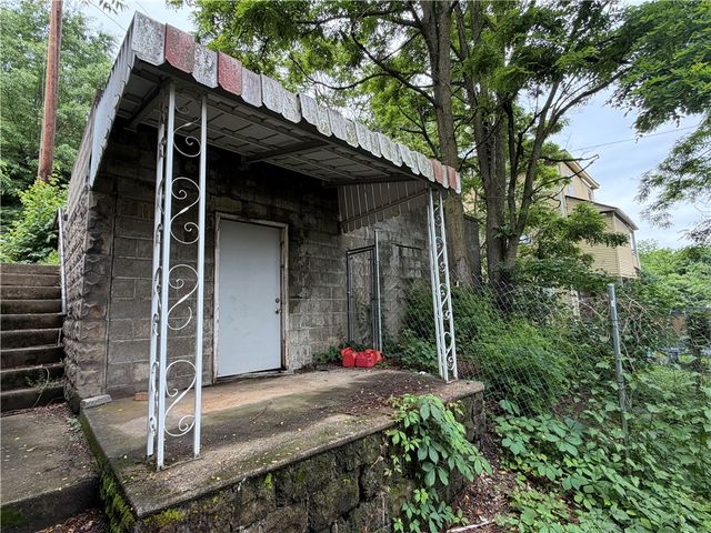 549 Thompson, Donora, PA 15033