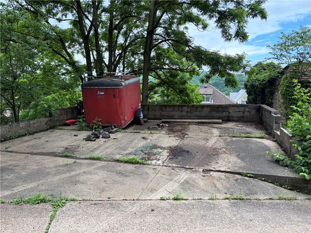 549 Thompson, Donora, PA 15033
