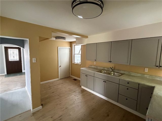 549 Thompson, Donora, PA 15033