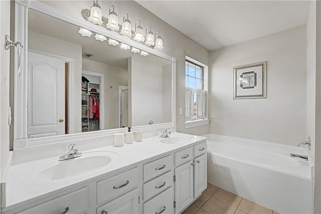 1580 London Terrace, Springdale, AR 72764