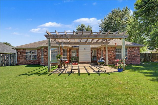 1580 London Terrace, Springdale, AR 72764