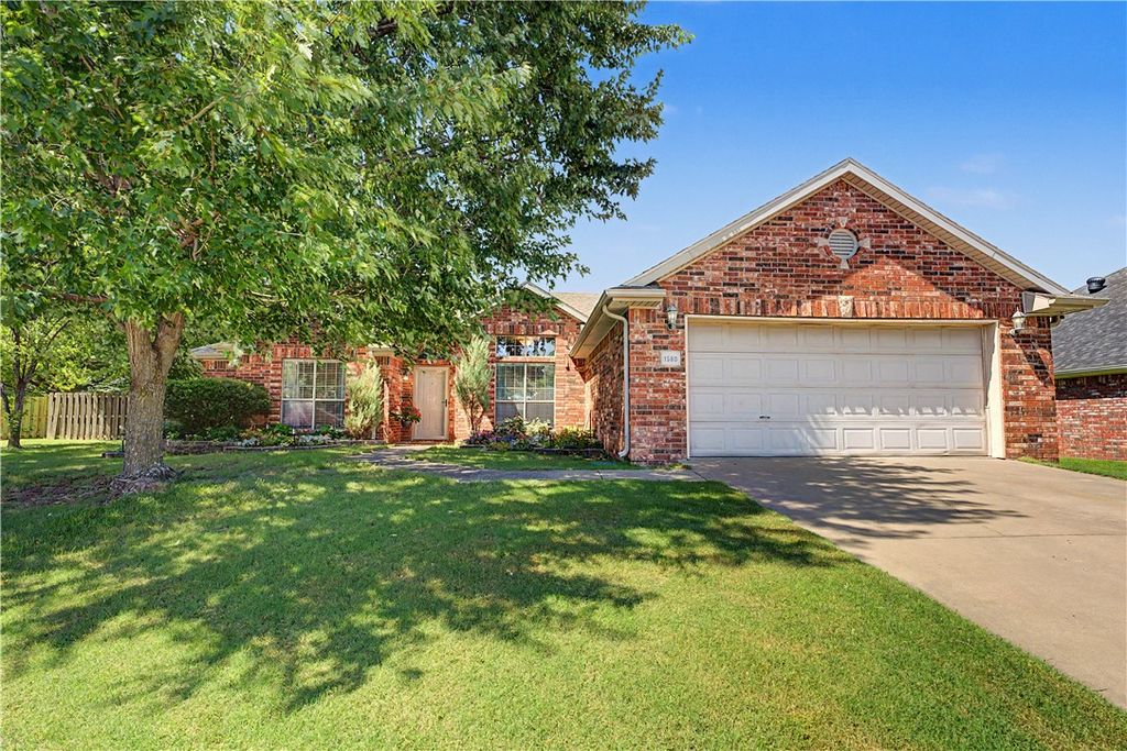 1580 London Terrace, Springdale, AR 72764